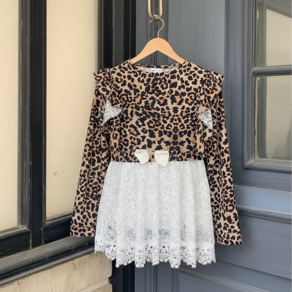 Blusa Leopardata con Dettagli in Pizzo